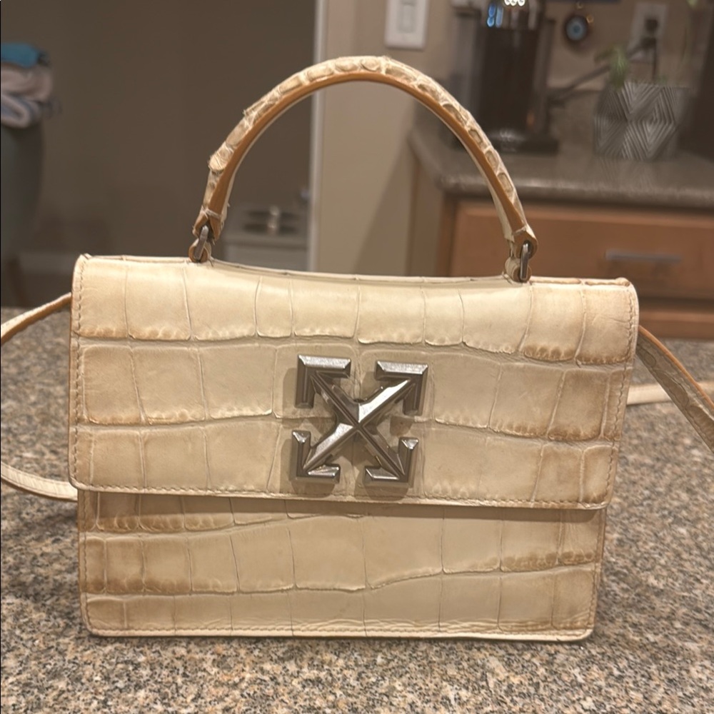 Elegant Cream Croc-Embossed Handbag